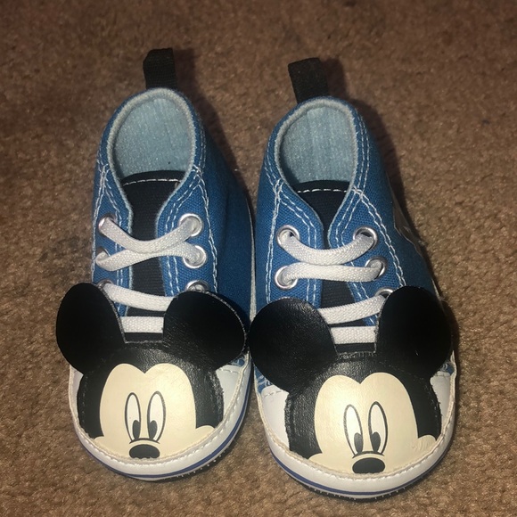 Mickey Mouse shoes - Picture 1 of 3
